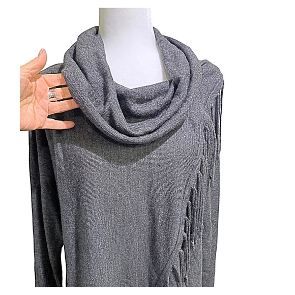 New York Collection Sweater Poncho W/Fringes Sweater Gray Color Sweater Size M - Picture 5 of 10